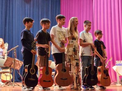 Recital de mÃºsica da professora Dani no Cine Teatro Iguassu