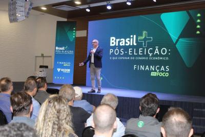 Evento do Sicoob Credicapital debateu cenÃ¡rio econÃ´mico do Brasil pÃ³s-eleiÃ§Ã£o 