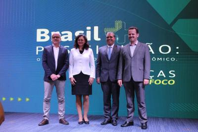 Evento do Sicoob Credicapital debateu cenÃ¡rio econÃ´mico do Brasil pÃ³s-eleiÃ§Ã£o 