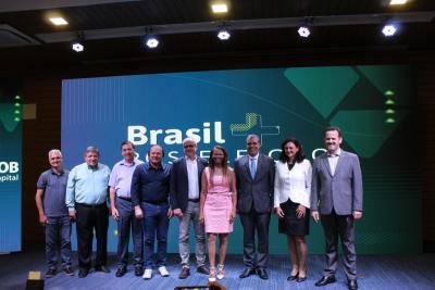 Evento do Sicoob Credicapital debateu cenÃ¡rio econÃ´mico do Brasil pÃ³s-eleiÃ§Ã£o 