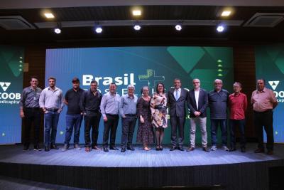 Evento do Sicoob Credicapital debateu cenÃ¡rio econÃ´mico do Brasil pÃ³s-eleiÃ§Ã£o 