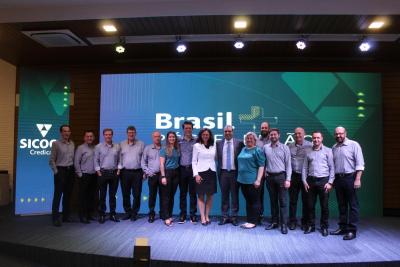 Evento do Sicoob Credicapital debateu cenÃ¡rio econÃ´mico do Brasil pÃ³s-eleiÃ§Ã£o 