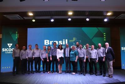 Evento do Sicoob Credicapital debateu cenÃ¡rio econÃ´mico do Brasil pÃ³s-eleiÃ§Ã£o 