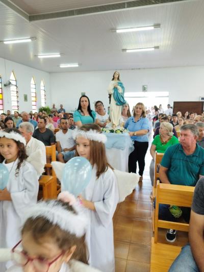 Missa Solene em louvor a Imaculada ConceiÃ§Ã£o em Porto Barreiro teve coroaÃ§Ã£o a Nossa Senhora
