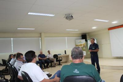 Coprossel e Sebrae apresentam projeto pioneiro no Brasil Ã  cooperativa Cooperja