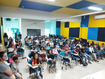 Centro da Juventude de Laranjeiras do Sul realizou a Campanha FaÃ§a uma CrianÃ§a Feliz neste Natal