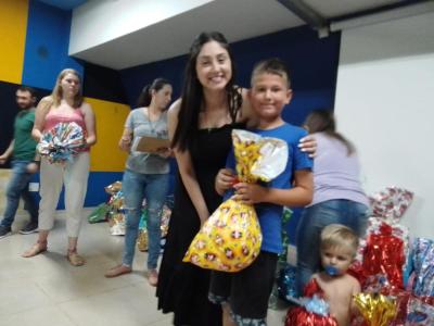 Centro da Juventude de Laranjeiras do Sul realizou a Campanha FaÃ§a uma CrianÃ§a Feliz neste Natal