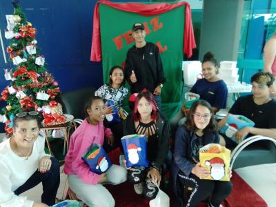 Centro da Juventude de Laranjeiras do Sul realizou a Campanha FaÃ§a uma CrianÃ§a Feliz neste Natal