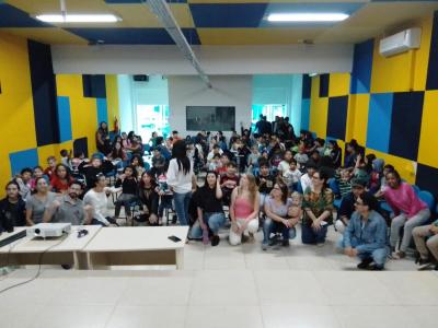 Centro da Juventude de Laranjeiras do Sul realizou a Campanha FaÃ§a uma CrianÃ§a Feliz neste Natal