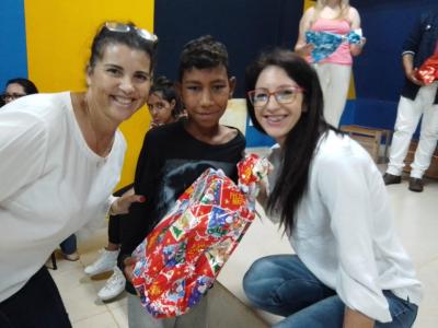 Centro da Juventude de Laranjeiras do Sul realizou a Campanha FaÃ§a uma CrianÃ§a Feliz neste Natal