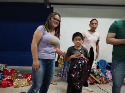 Centro da Juventude de Laranjeiras do Sul realizou a Campanha FaÃ§a uma CrianÃ§a Feliz neste Natal