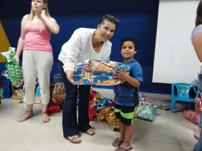 Centro da Juventude de Laranjeiras do Sul realizou a Campanha FaÃ§a uma CrianÃ§a Feliz neste Natal