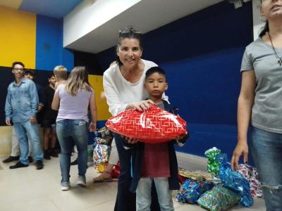 Centro da Juventude de Laranjeiras do Sul realizou a Campanha FaÃ§a uma CrianÃ§a Feliz neste Natal