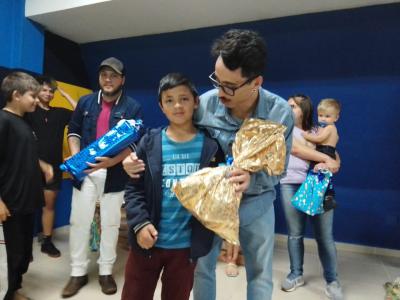 Centro da Juventude de Laranjeiras do Sul realizou a Campanha FaÃ§a uma CrianÃ§a Feliz neste Natal