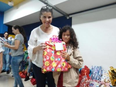 Centro da Juventude de Laranjeiras do Sul realizou a Campanha FaÃ§a uma CrianÃ§a Feliz neste Natal