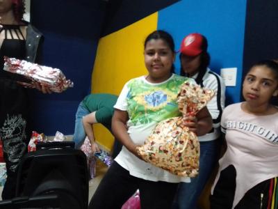 Centro da Juventude de Laranjeiras do Sul realizou a Campanha FaÃ§a uma CrianÃ§a Feliz neste Natal