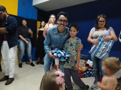 Centro da Juventude de Laranjeiras do Sul realizou a Campanha FaÃ§a uma CrianÃ§a Feliz neste Natal