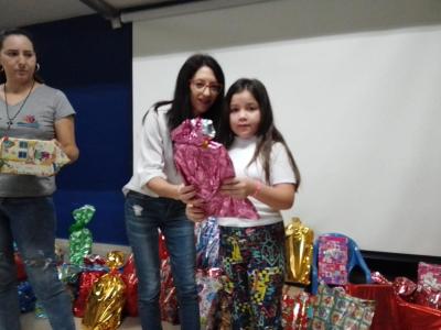 Centro da Juventude de Laranjeiras do Sul realizou a Campanha FaÃ§a uma CrianÃ§a Feliz neste Natal