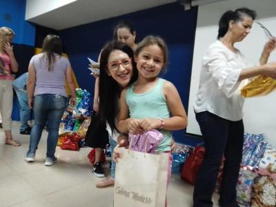 Centro da Juventude de Laranjeiras do Sul realizou a Campanha FaÃ§a uma CrianÃ§a Feliz neste Natal