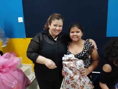 Centro da Juventude de Laranjeiras do Sul realizou a Campanha FaÃ§a uma CrianÃ§a Feliz neste Natal