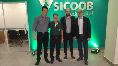 Sicoob Credicapital reinaugura agÃªncia em novo endereÃ§o em Rio Bonito do IguaÃ§u 