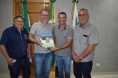 Rio Bonito do IguaÃ§u promove troca de secretÃ¡rios na saÃºde e administraÃ§Ã£o