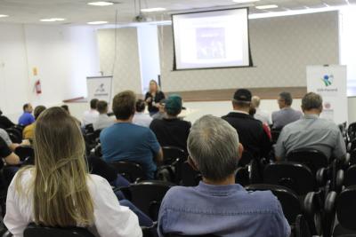 SEAB, ADAPAR e IDR abordam em palestra, temas sobre Influenza AviÃ¡ria e Raiva Bovina