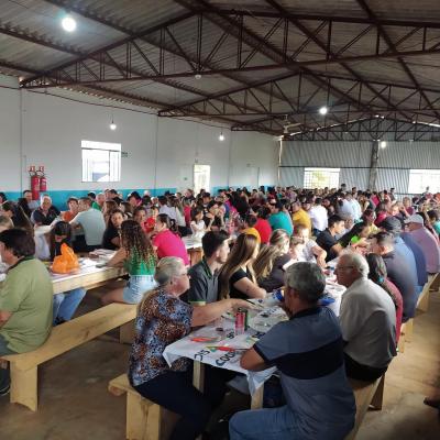 Macarronada da Capela SÃ£o Pedro Cidade foi sucesso de comercializaÃ§Ã£o