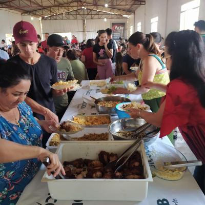 Macarronada da Capela SÃ£o Pedro Cidade foi sucesso de comercializaÃ§Ã£o