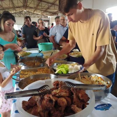 Macarronada da Capela SÃ£o Pedro Cidade foi sucesso de comercializaÃ§Ã£o