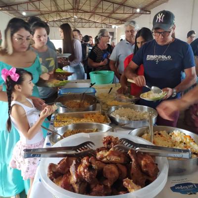 Macarronada da Capela SÃ£o Pedro Cidade foi sucesso de comercializaÃ§Ã£o
