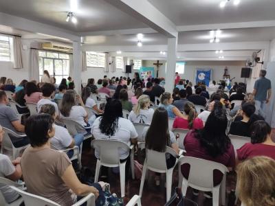 ParÃ³quia SantÂ´Ana realizou capacitaÃ§Ã£o para as catequistas