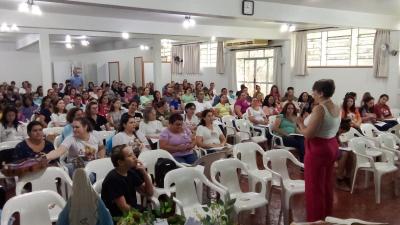 ParÃ³quia SantÂ´Ana realizou capacitaÃ§Ã£o para as catequistas