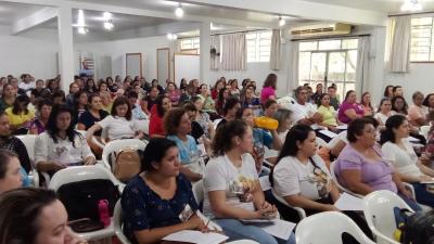 ParÃ³quia SantÂ´Ana realizou capacitaÃ§Ã£o para as catequistas