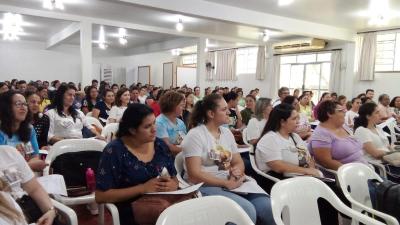 ParÃ³quia SantÂ´Ana realizou capacitaÃ§Ã£o para as catequistas