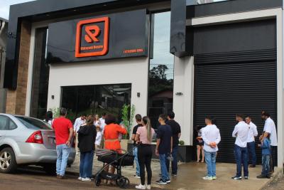 VIDRAÃ‡ARIA ROSARIO reinaugura nova sede em Laranjeiras do Sul 