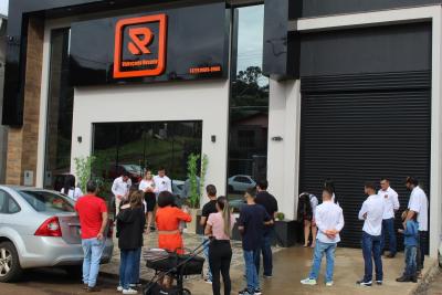VIDRAÃ‡ARIA ROSARIO reinaugura nova sede em Laranjeiras do Sul 