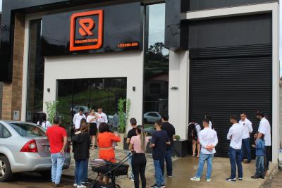 VIDRAÃ‡ARIA ROSARIO reinaugura nova sede em Laranjeiras do Sul 