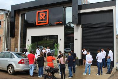VIDRAÃ‡ARIA ROSARIO reinaugura nova sede em Laranjeiras do Sul 
