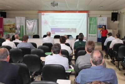 COPROSSEL E SICREDI GRANDES LAGOS PR/SP sediam reuniÃ£o de cooperativas do Sudoeste do PR