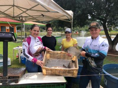 Feira do Peixe Vivo realizado pela Peixe Lar foi sucesso de comercializaÃ§Ã£o.