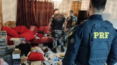 Em aÃ§Ã£o conjunta, PRF e PM prendem assaltantes de Ã´nibus