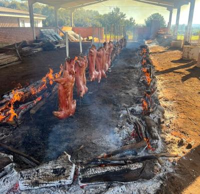 LS: Costelada do Rotary reÃºne centenas de pessoas para comemorar o Dia do Trabalhador