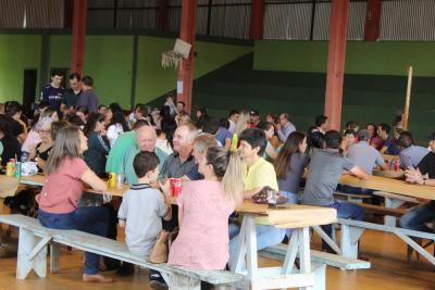 AlmoÃ§o na comunidade Passo Liso reuniu comunidade em Prol Escola Raquel de Queiroz 