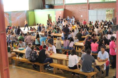 AlmoÃ§o na comunidade Passo Liso reuniu comunidade em Prol Escola Raquel de Queiroz 