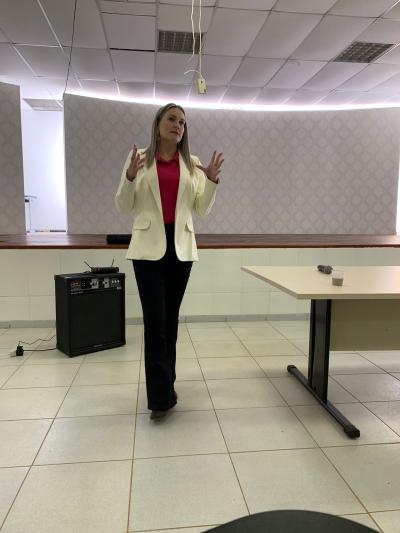 Escola TÃ©cnica e CME firmam parceria para desenvolver aÃ§Ãµes com as alunas da instituiÃ§Ã£o