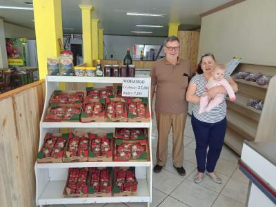Casa dos Morangos em novo endereÃ§o em Laranjeiras do Sul com Cafeteria 