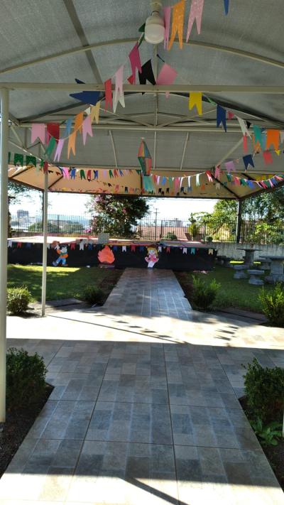 LS: ArraiÃ¡ do CMEI Nossa Senhora das GraÃ§as e Pingo de Gente foi sucesso de pÃºblico.