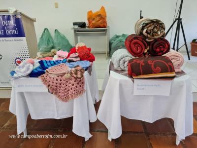 Igreja Metodista de Laranjeiras do Sul faz repasse de mais de 500 peÃ§as de roupas de inverno para entidades da cidade