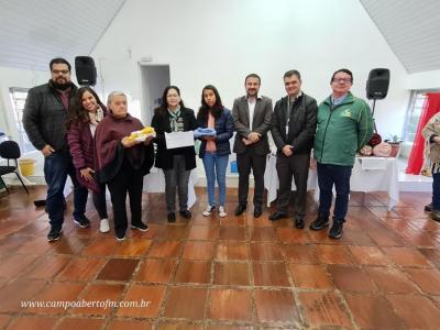 Igreja Metodista de Laranjeiras do Sul faz repasse de mais de 500 peÃ§as de roupas de inverno para entidades da cidade